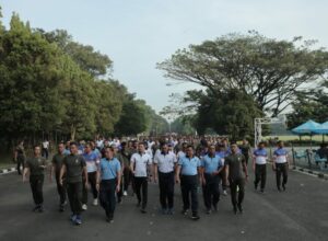 Perkuat sinergitas dan soliditas, TNI - Polri menggelar olahraga bersama di Lapangan Upacara Brawijaya Rampal, Kota Malang (ist)