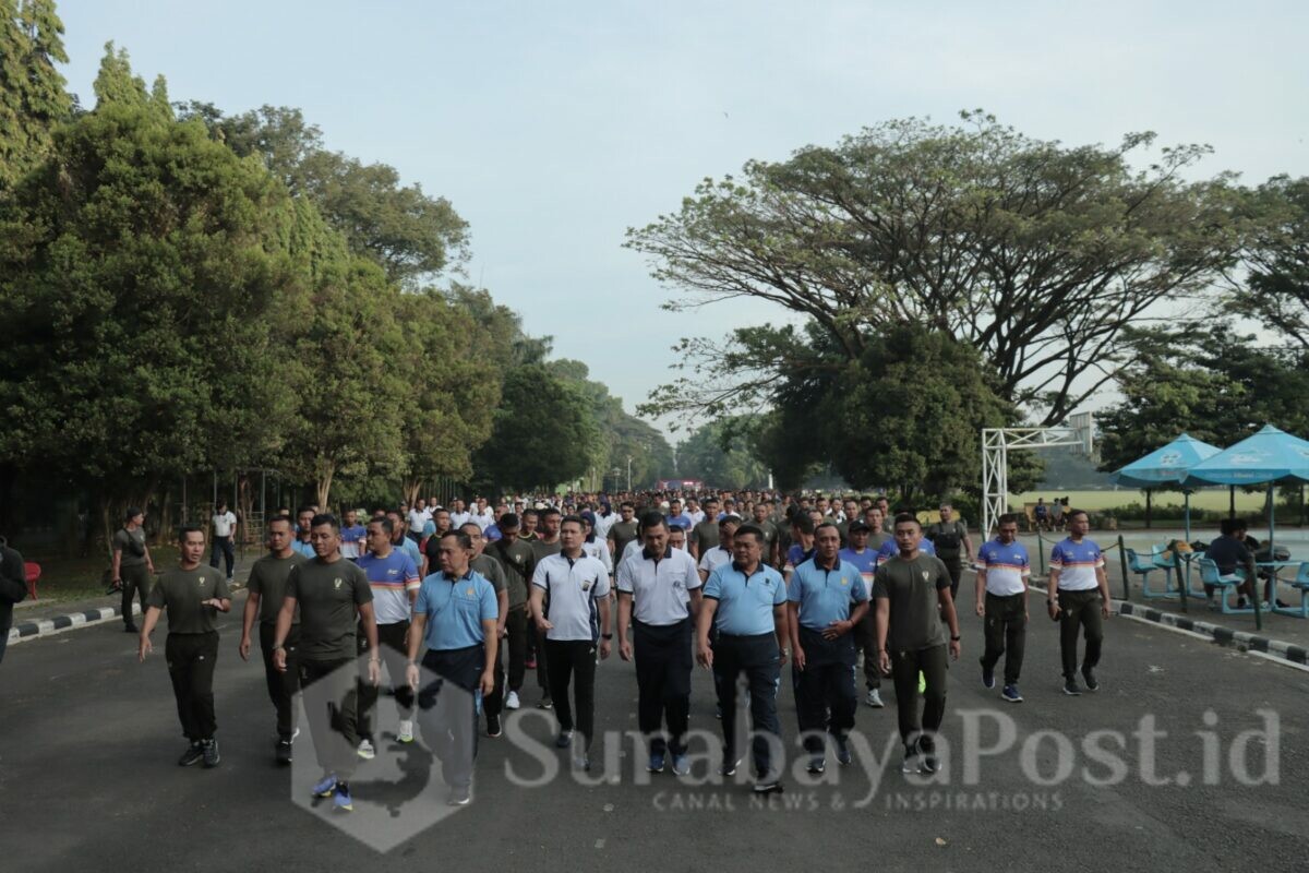 Perkuat sinergitas dan soliditas, TNI - Polri menggelar olahraga bersama di Lapangan Upacara Brawijaya Rampal, Kota Malang (ist)