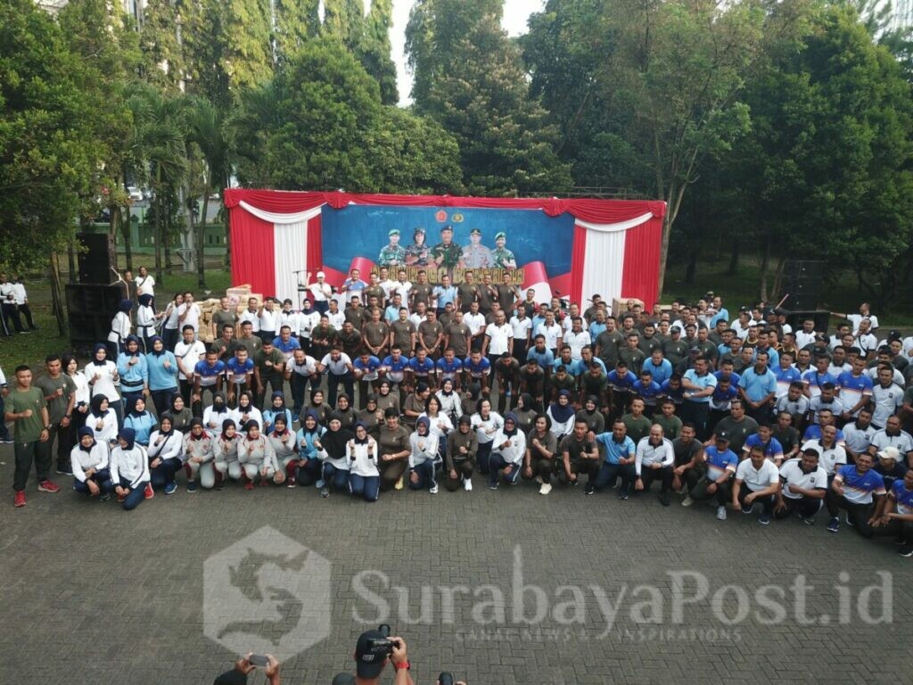 Jajaran TNI - Polri pose bersama
