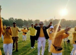 Ketua STI Kota Malang, H Sofyan Edi Jarwoko mengikuti Senam Tera di lapangan Rampal Kota Malang (ist)