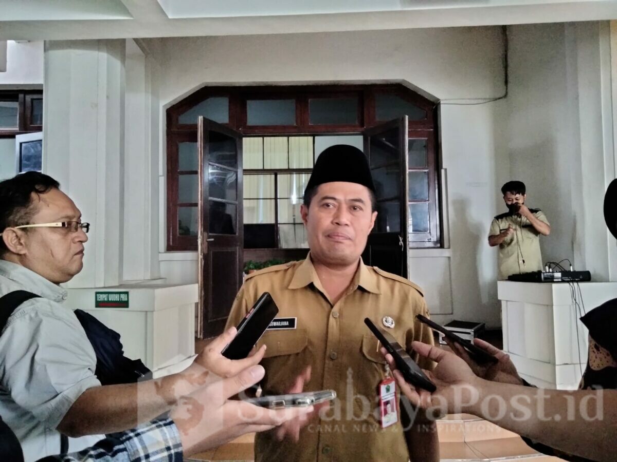 Kepala Dinas Pendidikan dan Kebudayaan Kota Malang, Suwarjana saat ditemui awak media di Balaikota Malang, Senin (05/06/2023).