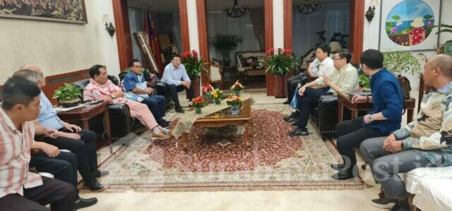 Difasilitasi Dubes RI di RRT, Walikota Malang, H Sutiaji mempromosikan penguatan kkonomi kreatif Kota Malang kepada Pengusaha Beijing (dok.humas Pemkot)
