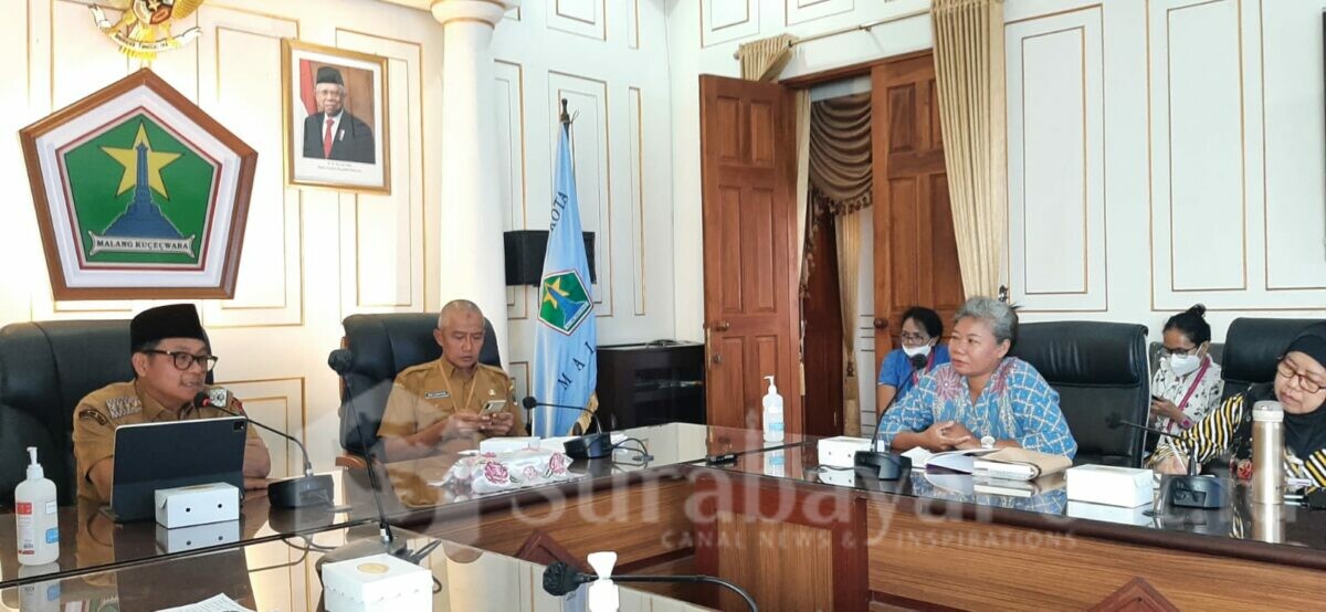 Walikota Malang, H Sutiaji saat menerima rombongan Komnas Perempuan di ruang sidang Balaikota Malang (ist)