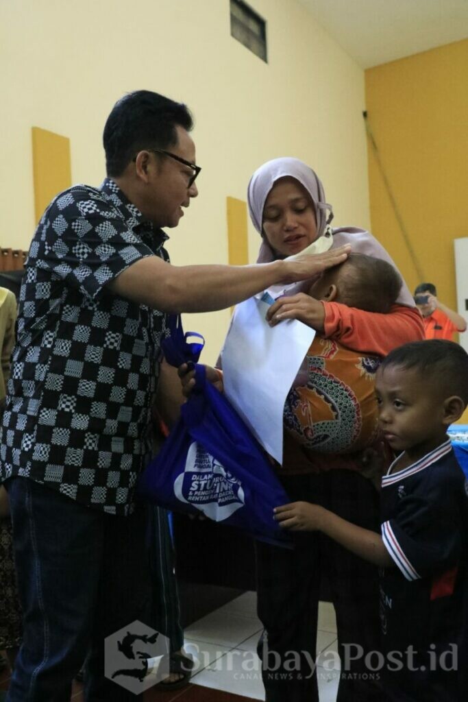 Misi Walikota Malang, Drs. H. Sutiaji membawa Kota Malang menjadi smart city terus dilakukan. Salah satunya dengan dengan sambang warga dan penanganan kemiskinan (dok.humas Pemkot)