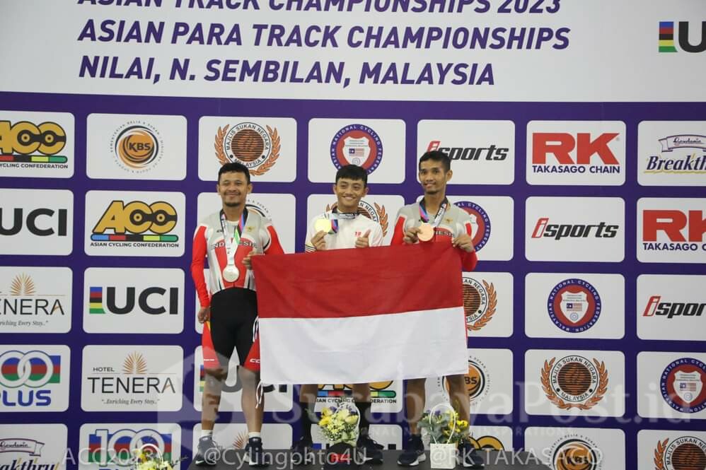 Tifan Abid Alana, mahasiswa asal IKIP Budi Utomo (IBU) Malang, Jawa Timur, yang sukses meraih emas pada Asian Para Track Championship yang diselenggarakan di Negeri Sembilan, Malaysia. (dok.Humas IBU Malang)