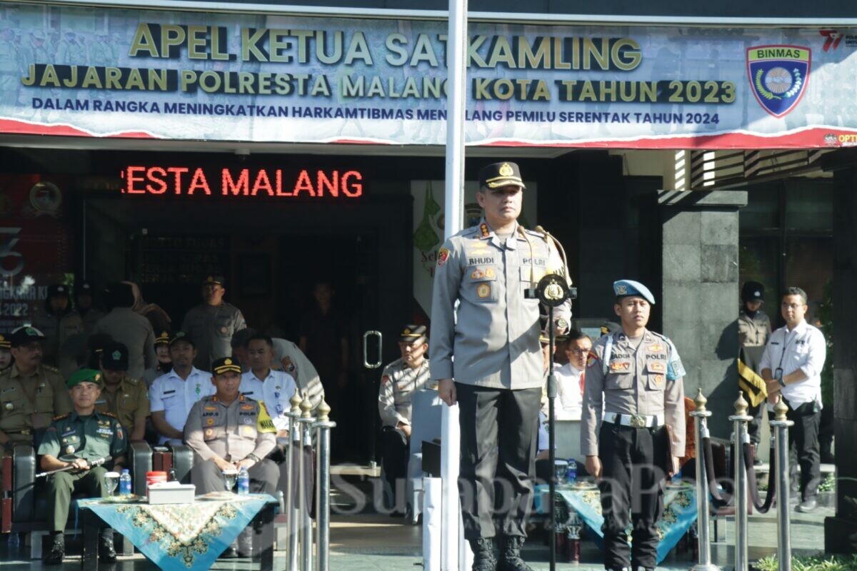 Kapolresta Malang Kota, Kombes Pol Budi Hermanto memimpin apel Satkamling di halaman Mapolresta Malang Kota (ist)