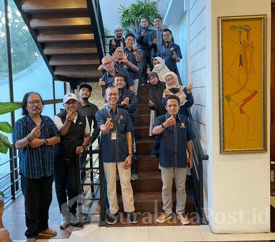 Kepala KPPN Malang, Rintok Juhirman dan jajarannya pose bersama awak media (ist)