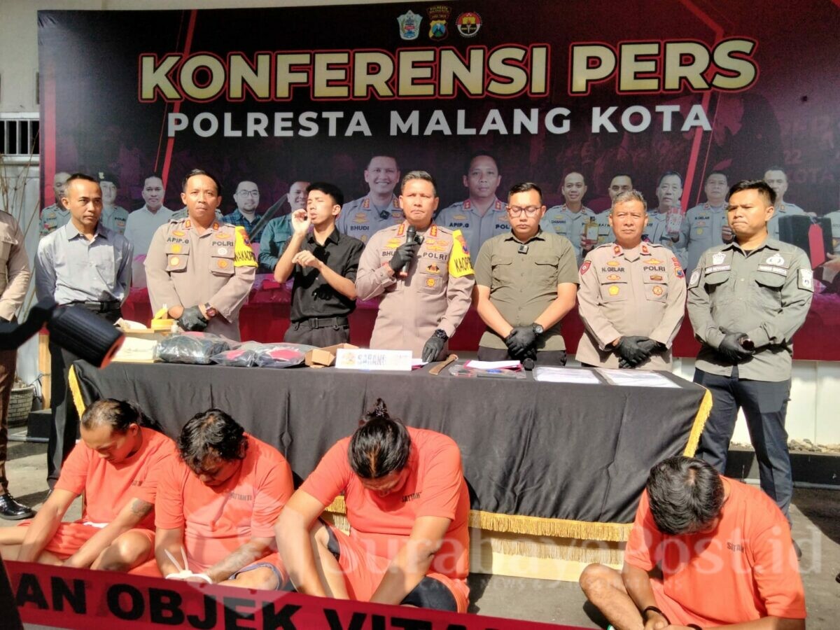 Polresta Malang Kota menggelar konferensi pers hasil ungkap pelaku pembunuhan di Sukun, Kota Malang