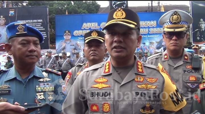 Kombes Pol Budi Hermanto memberikan keterangan kepada wartawan