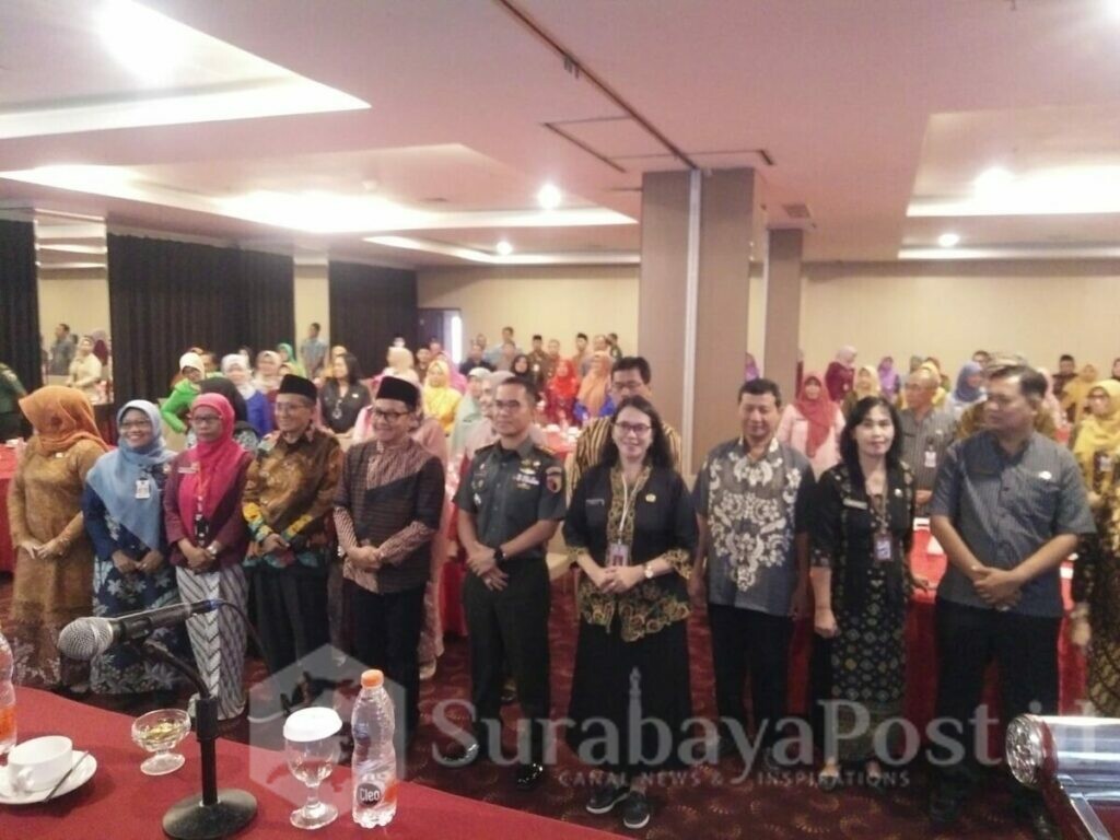 Walikota Malang, H Sutiaji dan pada narasumber pose bersama peserta