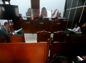 Dr Yayan Riyanto, SH, MH, dalam sidang gugatan di Pengadilan Negeri Jakarta Selatan yang berhasil dimenangkannya. (ist)