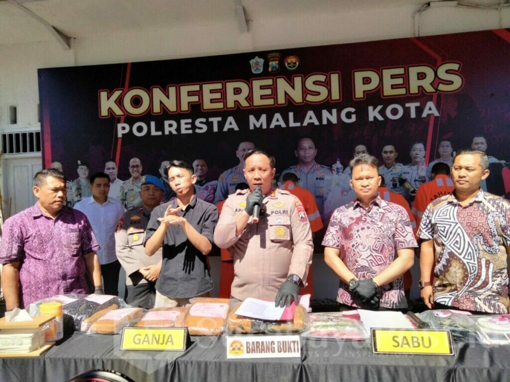 Satreskoba Polresta Malang Kota Ringkus Jaringan Narkoba Dengan BB 5,6 Kg Ganja dan 7,18 Gram Sabu