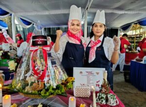 Dharma Wanita Dinas Lingkungan Hidup Kota Malang meraih juara 1 dalam Lomba Menghias Tumpeng yang digelar di Mini Block Office, Balaikota Malang. (ft.cholil)