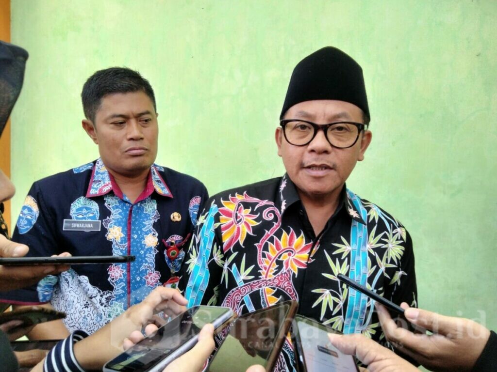Walikota Malang H Sutiaji memberikan keterangan kepada wartawan