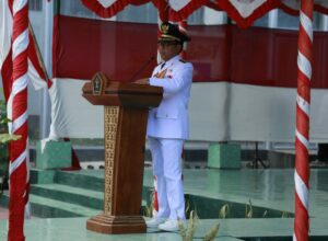 Walikota Malang H Sutiaji saat menjadi inspektur upacara HUT Kemerdekaan RI ke-78 di Lapas Kelas 1 Malang