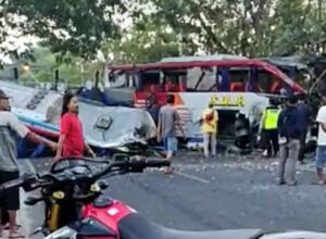Dua Bus Cepat Antar Provinsi Bertabrakan di Ngawi, 3 Penumpang Tewas