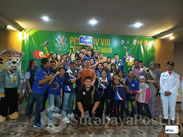 JUARA UMUM: Cabor Biliar Kota Malang juara umum ketiga kalinya dalam ajang Porprov VIII Jatim