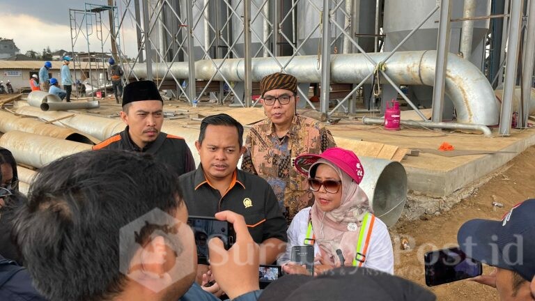 Ketua Komisi B DPRD Kota Malang, Trio Agus Purwono saat memberi keterangan kepada sejumlah wartawan usai melakukan peninjauan di SPAM dan WTP Perumda Tugu Tirta (ist)
