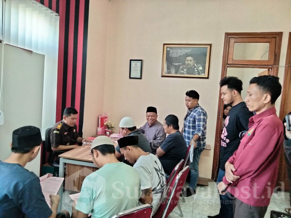 Kejaksaan Negeri Kota Malang menerima pelimpahan berkas, barang bukti dan tersangka Gotri CS, diruang Pidana Umum (Pidum) Kejari setempat, Kamis (21/09/2023) siang.