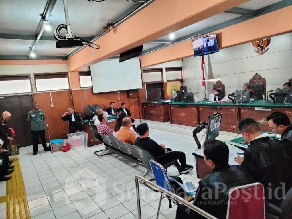Proses persidangan di ruang Cakra Pengadilan Negeri Kota Malang dengan agenda pemeriksaan saksi korban