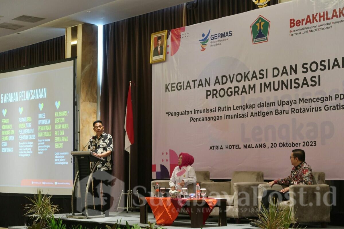 Pj. Walikota Malang, Wahyu Hidayat memberikan sambutan dalam kegiatan Advokasi dan Sosialisasi Program Imunisasi yang digelar Dinkes Kota Malang, Jumat (20/10/2023)