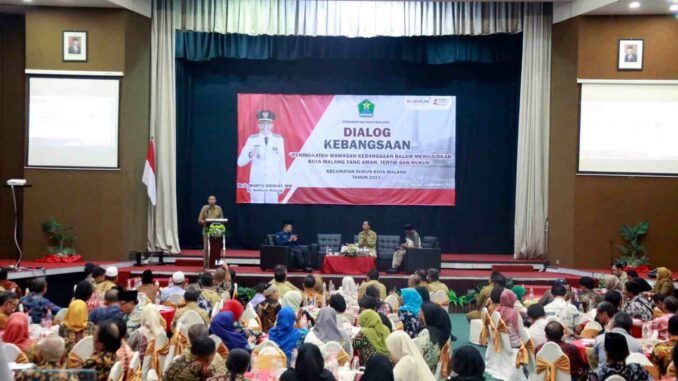 Pj. Walikota Malang, Dr. Ir. Wahyu Hidayat, M.M menyebut pentingnya wawasan kebangsaan sebagai bekal masyarakat dalam menghadapi Pesta Demokrasi pada 2024 mendatang. (Dok. Prokompim)
