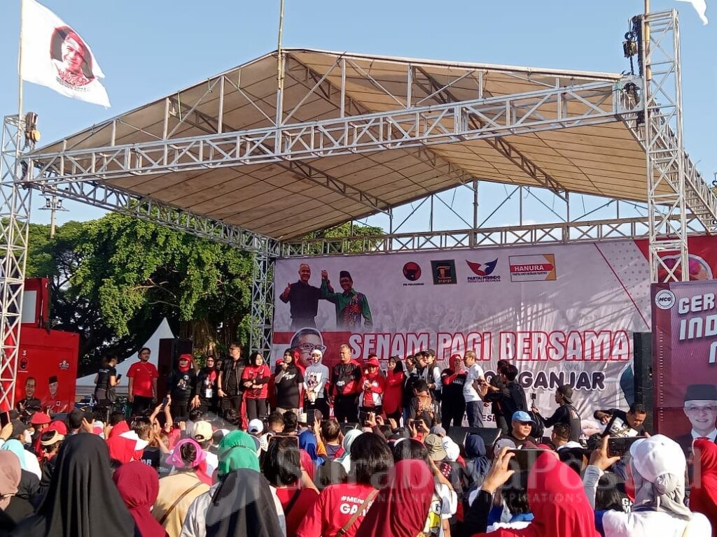 Ribuan Relawan Ganjaris Tumpah di Madiun, Sambut Siti Atikoh Ganjar