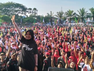 Ribuan Relawan Ganjaris Tumpah di Madiun, Sambut Siti Atikoh Ganjar
