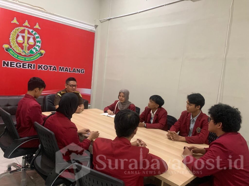 Kasi Pidum Kejaksaan Negeri Kota Malang, Kusbiantoro, SH, MH memberi arahan kepada puluhan mahasiswa UMM terkait Restorative Justice (dok. Kejari)