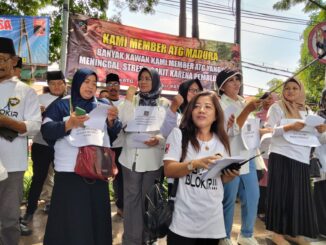 Ratusan member ATG yang mengatasnamakan Garda Kendi melakukan aksi dukungan terhadap Wahyu Kenzo jelang sidang Pledoi di Pengadilan Negeri Kelas 1 Malang