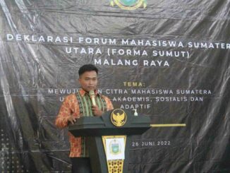 Ketua Mahasiswa Sumatera Utara se-Indonesia, Ridha Zikri Pinem, saat memimpin rapat evaluasi mingguan di Kota Malang pada Jumat 1Januari 2024 siang. (ist)