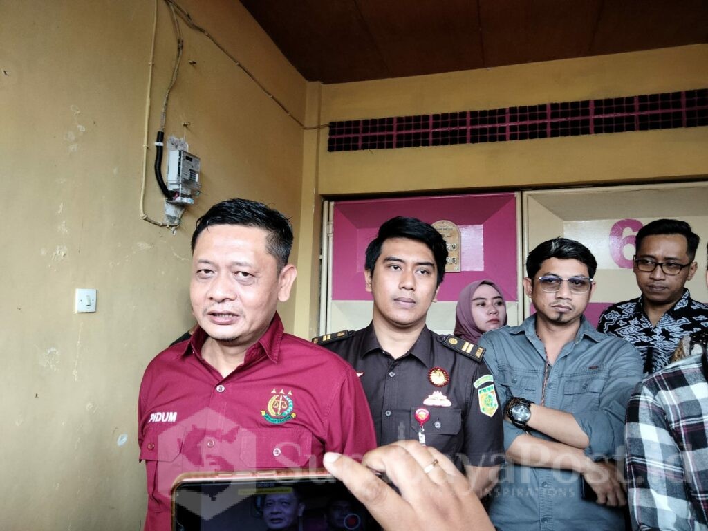 Kasi Pidum Kejaksaan Negeri Kota Malang, Kusbiantoro saat memberikan keterangan kepada wartawan