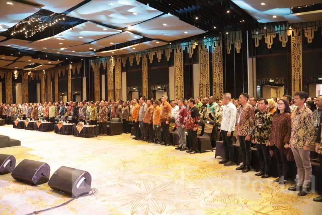Rapat Koordinasi Pengawasan dan Pengendalian Menuju Birokrasi Berkelas Dunia tersebut, diikuti dan dihadiri secara langsung para Kepala Daerah se-Indonesia tersebut, dihelat di The Stone Ballroom, Kuta, Bali (06/02/2024). (Dok. Prokompim)