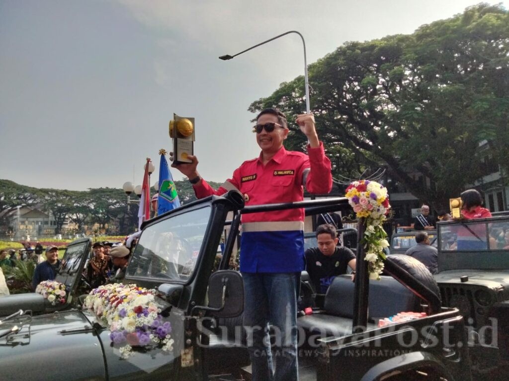 Arak - arakan Piala Adipura Kategori Kota Malang