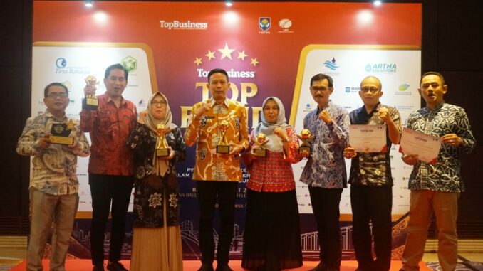 Kota Malang Borong Penghargaan Top BUMD Award 2024, Pj. Wahyu Hidayat: Kado Manis Jelang HUT ke-110. (Sumber Prokompim)