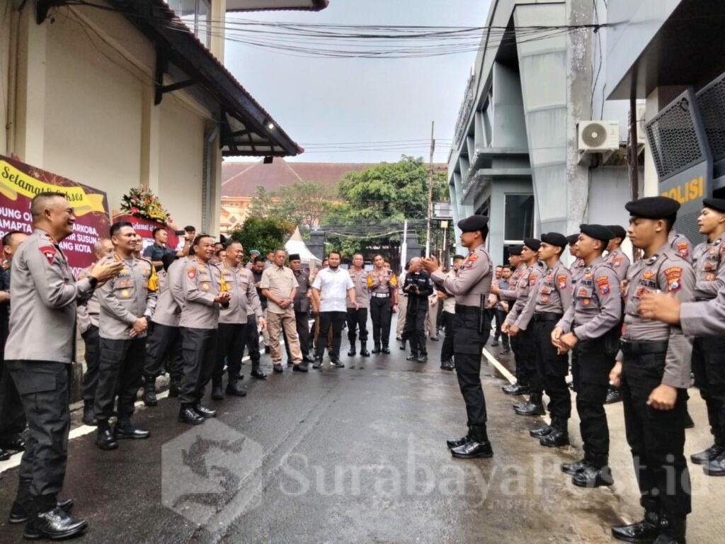 Kedatangan Kapolda Jatim Irjen Pol Imam Sugianto disambut yel yel dari jajaran Polresta Malang Kota