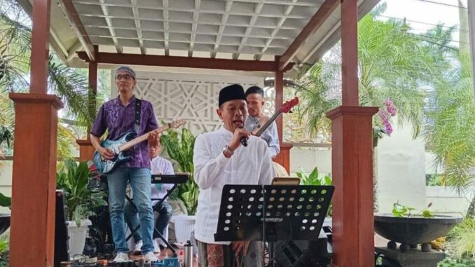 Pj. Wali Kota Malang, Wahyu Hidayat dalam suasana open house di rumah dinasnya di Jl Ijen. (istimewa)