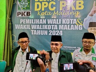 Ketua DPC PKB Kota Malang, H.Fatchullah saat memberikan keterangan kepada wartawan
