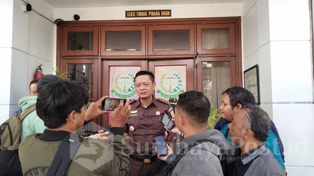 Kasi Pidum Kejari Kota Malang, Kusbiantoro saat memberikan keterangan kepada wartawan