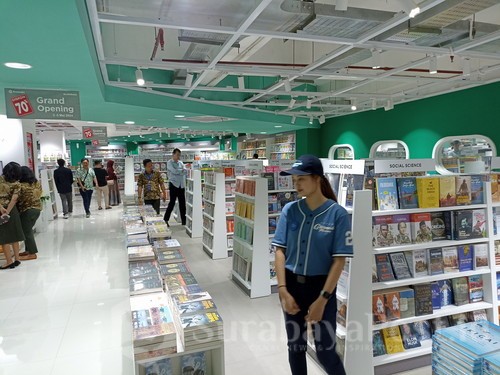 Gerai di lantai basement MOG ini mengusung konsep baru dan modern serta konsep yang fresh tujuannya agar menjadikan pengalaman berbelanja yang menyenangkan bagi para pelanggan Gramedia.