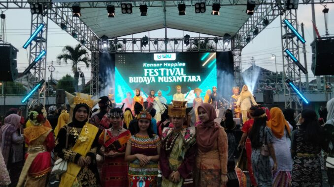 Beragam budaya, ditampilkan oleh ratusan mahasiswa program Pertukaran Mahasiswa Merdeka (PMM) angkatan ke 4 Universitas Insan Budi Utomo Malang, Rabu (15/05/2024).