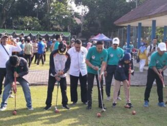 Pj Wali Kota Malang, Wahyu Hidayat saat membuka Turnamen Gateball, Sabtu 18 Mei 2024. (istimewa)