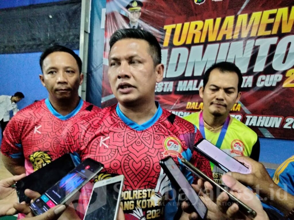 Kombes Pol Budi Hermanto memberikan keterangan kepada wartawan