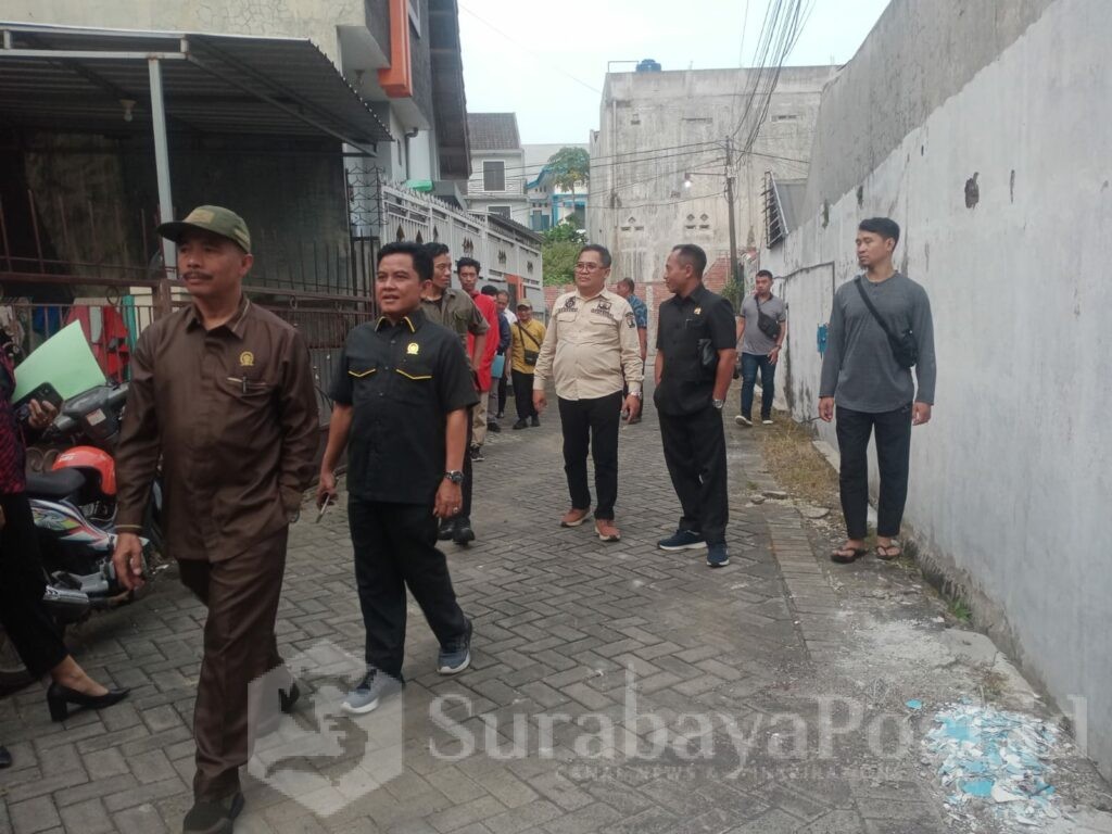 Komisi C DPRD Kota Malang, melaksanakan Sidak ke Perumahan Sigura-gura Residence di Kelurahan Karangbesuki Kecamatan Sukun Kota Malang, Jawa Timur, yang jadi langganan banjir, Jumat (31/05/2024)