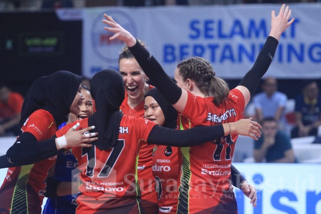 MENANG: Tim putri Jakarta Pertamina Enduro menang 3-0 dari Petrokimia Gresik