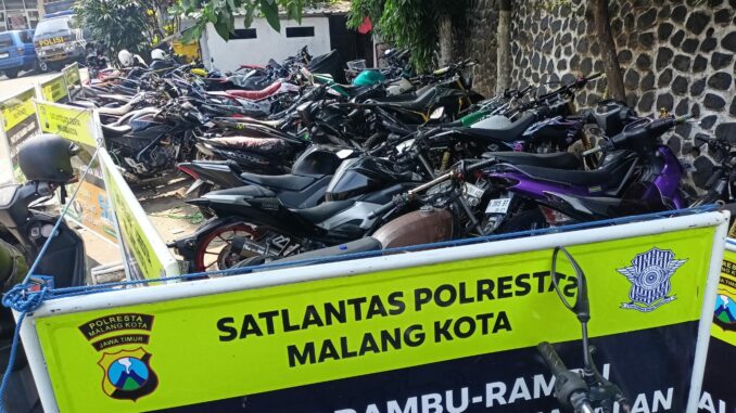 Polresta Malang Kota mengamankan 99 Motor dari hasil Operasi balap liar dan knalpot tidak sesuai spesifikasi teknis. (Sumber Humas Polresta)