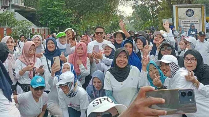 Lewat Ngombe STMJ, Pj Wali Kota Malang, Wahyu Hidayat, serap aspirasi warga Kelurahan Karangbesuki, Jumat (28/06/2024)