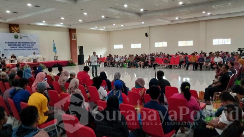 Inilah ratusan warga Kota Malang yang menerima bantuan dari Pemerintah Kota Malang