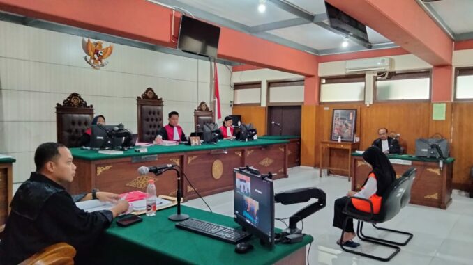 Sidang dugaan penggelapan uang pajak Rp 1,9 miliar digelar di raung Cakra Pengadilan Negeri Kota Malang, Senin (08/07/2024)