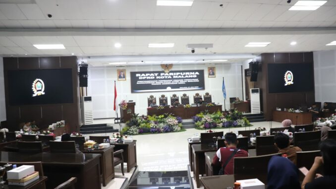 Paripurna DPRD Kota Malang penyampaian pendapat akhir terkait rancangan KUPA PPAS APBD Kota Malang 2024, Rabu (17/07/2024).